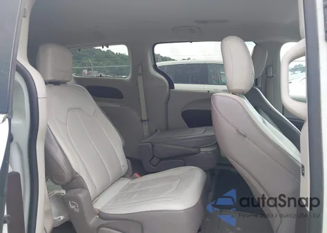 2017 Chrysler Pacifica Touring-L z USA, uszkodzony, nr VIN 2C4RC1BG7HR621056